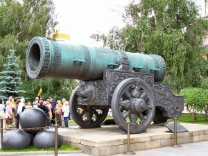 The Tsar Cannon, the largest howitzer ever made, cast by Andrey Chokhov  